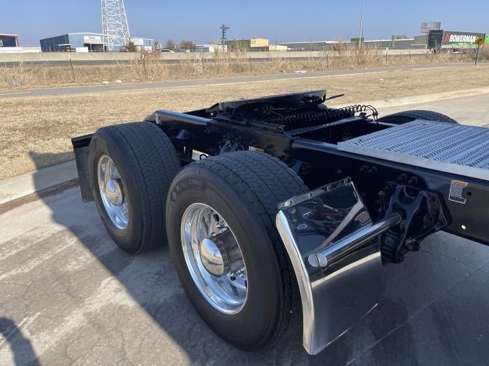 2022 Peterbilt 389 Base