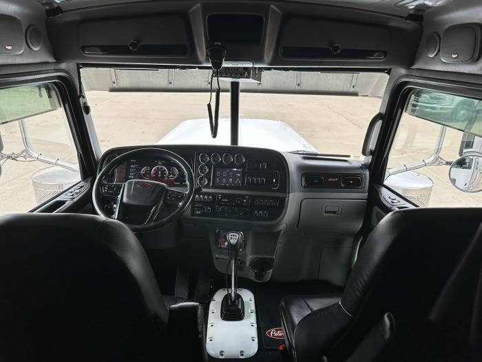 2023 Peterbilt 389 Base