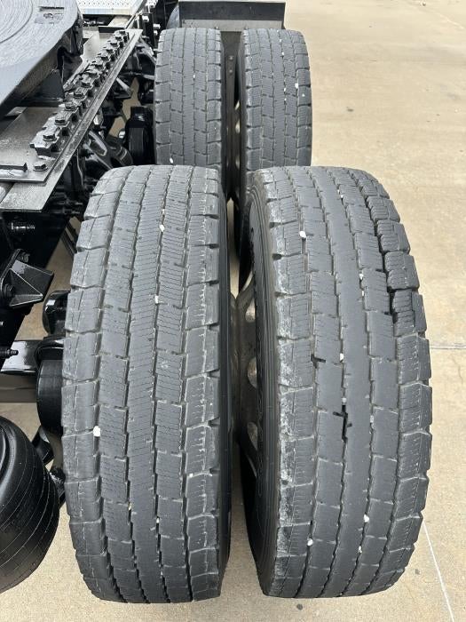 2023 Peterbilt 389 Base