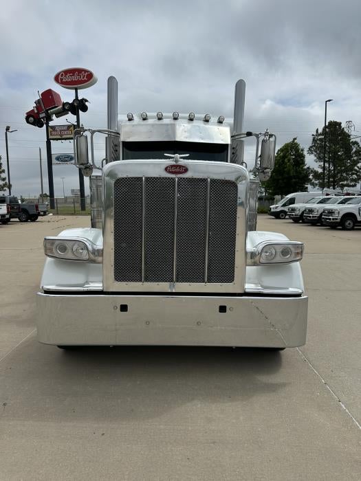 2023 Peterbilt 389 Base