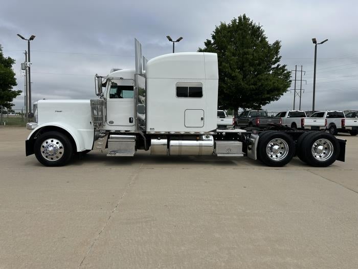 2023 Peterbilt 389 Base