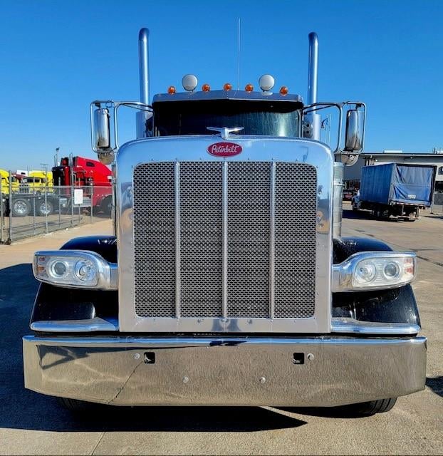 2022 Peterbilt 389 Base
