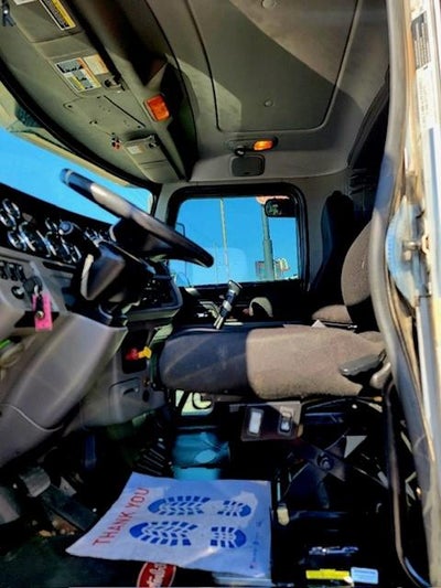 2022 Peterbilt 389 Base