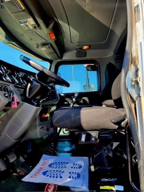 2022 Peterbilt 389 Base