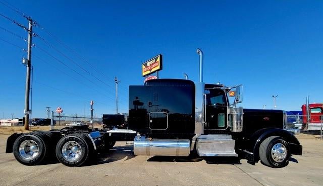 2022 Peterbilt 389 Base