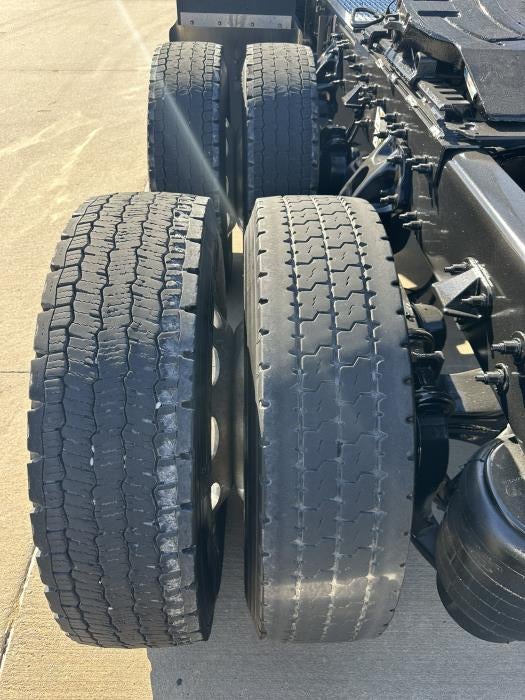 2024 Peterbilt 389 Base