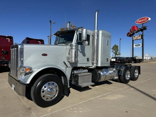 2020 Peterbilt 389 Base