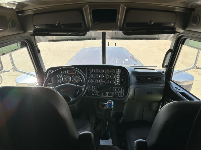 2021 Peterbilt 389 Base