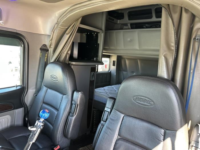 2021 Peterbilt 389 Base