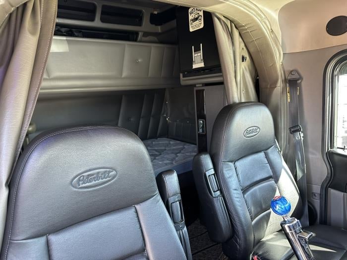 2021 Peterbilt 389 Base