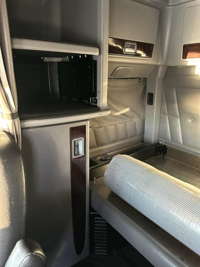 2024 Peterbilt 389 Base