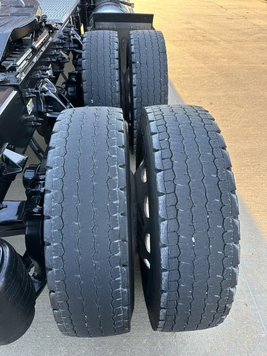 2024 Peterbilt 389 Base