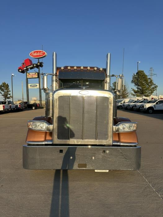 2024 Peterbilt 389 Base