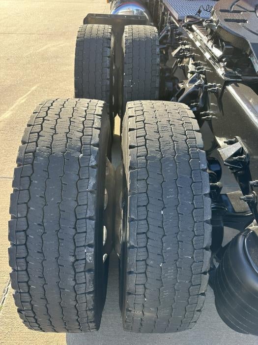 2024 Peterbilt 389 Base