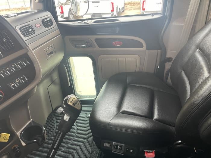 2024 Peterbilt 389 Base