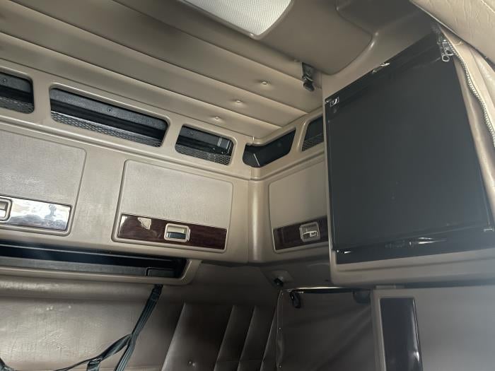 2024 Peterbilt 389 Base