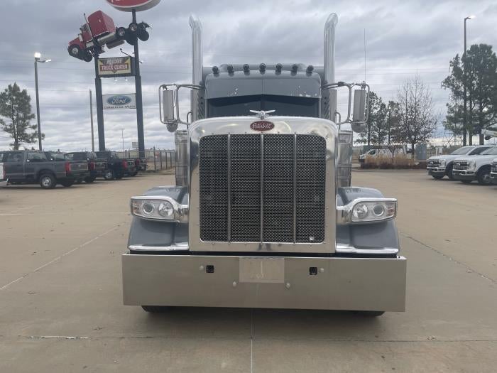 2024 Peterbilt 389 Base
