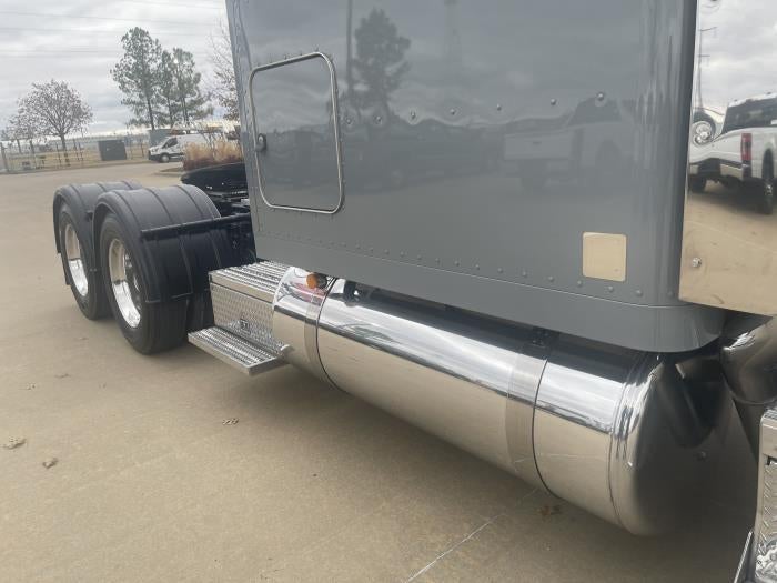 2024 Peterbilt 389 Base