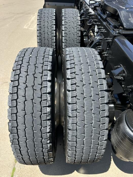 2024 Peterbilt 389 Base