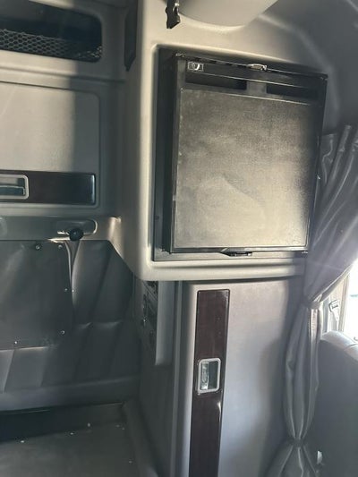 2024 Peterbilt 389 Base