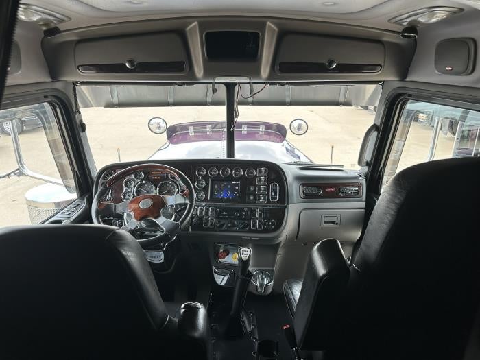 2021 Peterbilt 389 Base