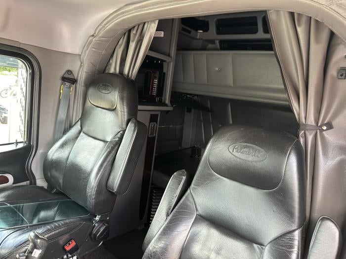 2021 Peterbilt 389 Base
