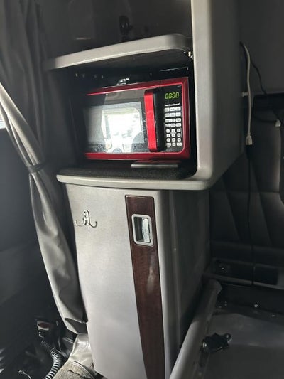 2021 Peterbilt 389 Base