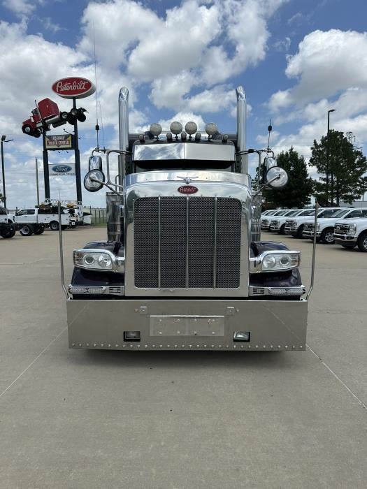 2021 Peterbilt 389 Base