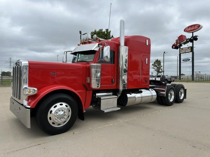 2022 Peterbilt 389 Base