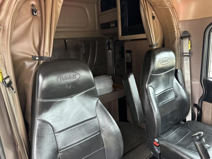 2022 Peterbilt 389 Base