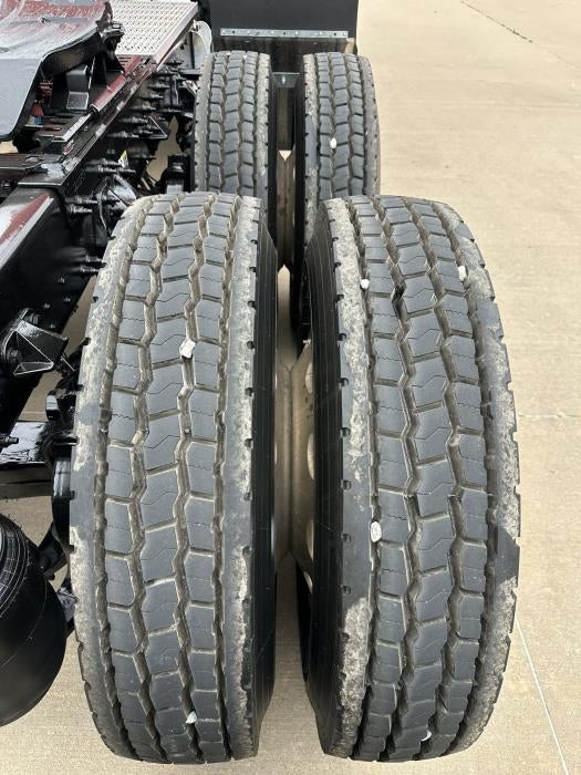 2022 Peterbilt 389 Base