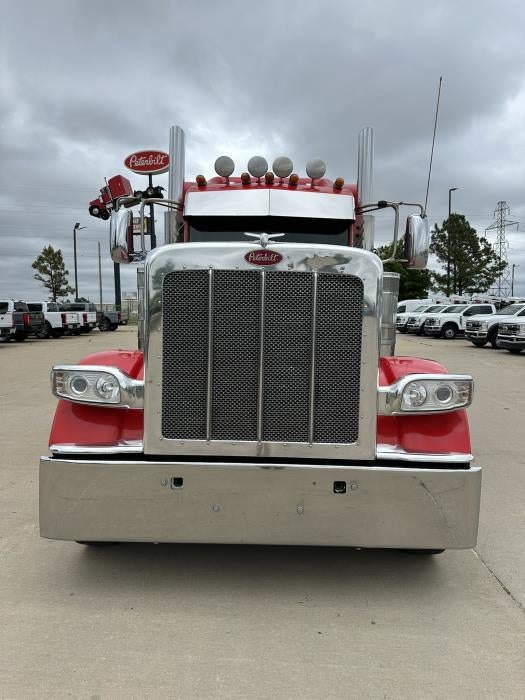 2022 Peterbilt 389 Base