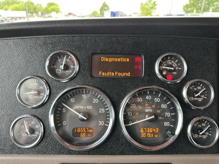 2022 Peterbilt 389 Base