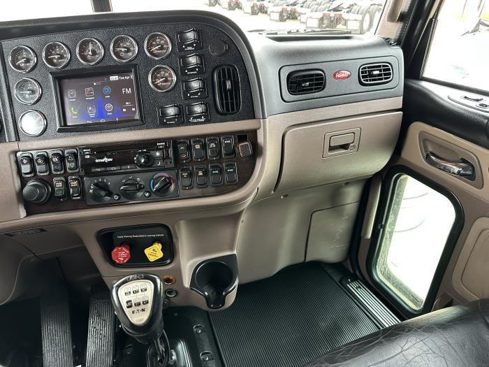 2022 Peterbilt 389 Base