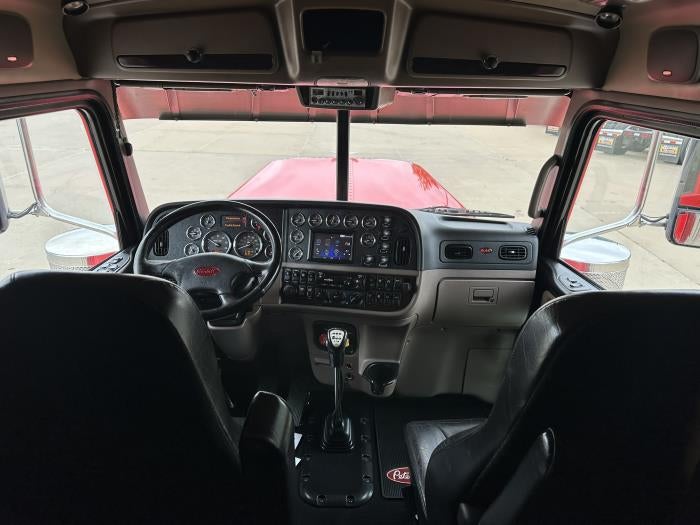 2022 Peterbilt 389 Base