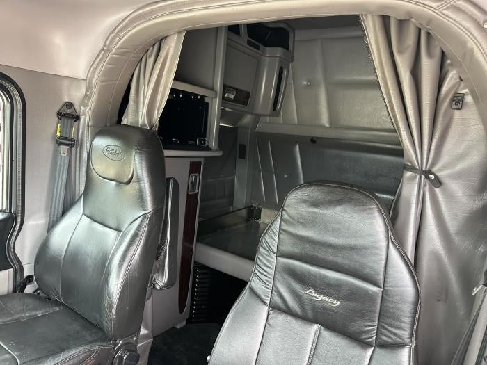 2021 Peterbilt 389 Base