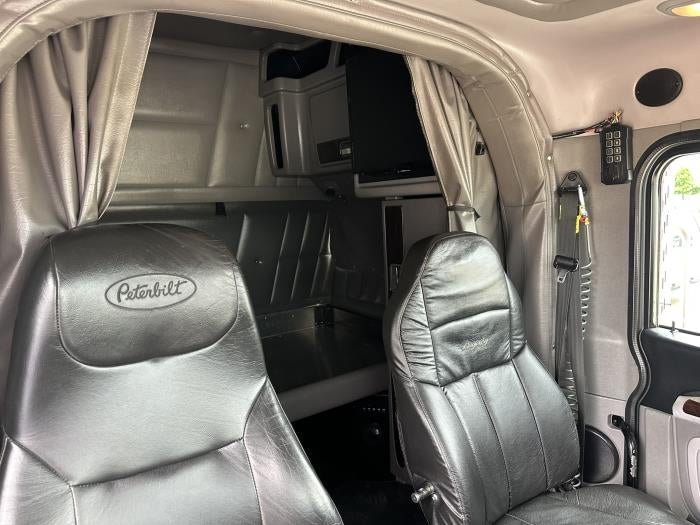 2021 Peterbilt 389 Base