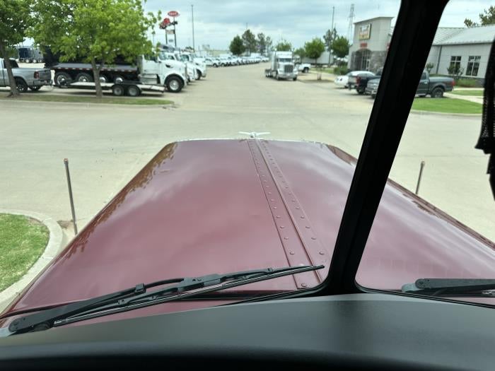 2021 Peterbilt 389 Base