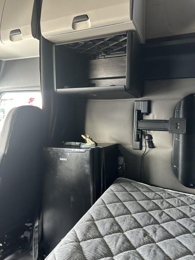 2019 Freightliner Cascadia Base