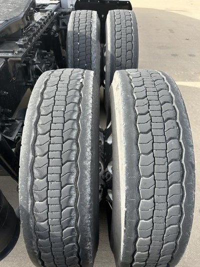 2019 Freightliner Cascadia Base