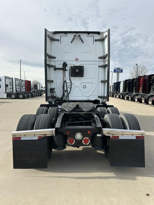 2019 Freightliner Cascadia Base